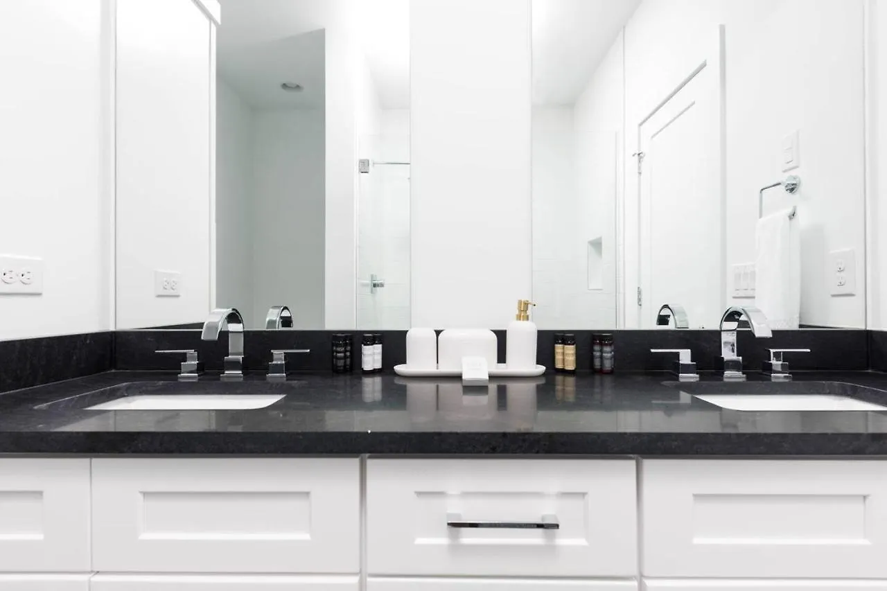 Domio Sylvan Park Modern 4Br Balcony Νάσβιλ 0*,  Ηνωμένες Πολιτείες της Αμερικής