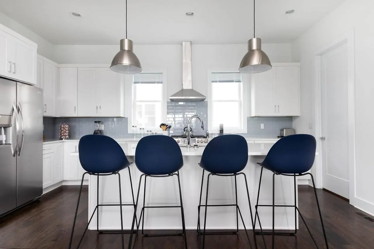 Domio Sylvan Park Modern 4Br Balcony Νάσβιλ 0*,  Ηνωμένες Πολιτείες της Αμερικής